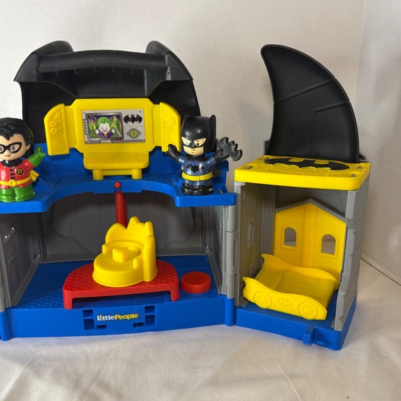 Little People DC Super Friends Batcave Playset Batman/Robin Action Figures WORKS - Picture 12 of 12
